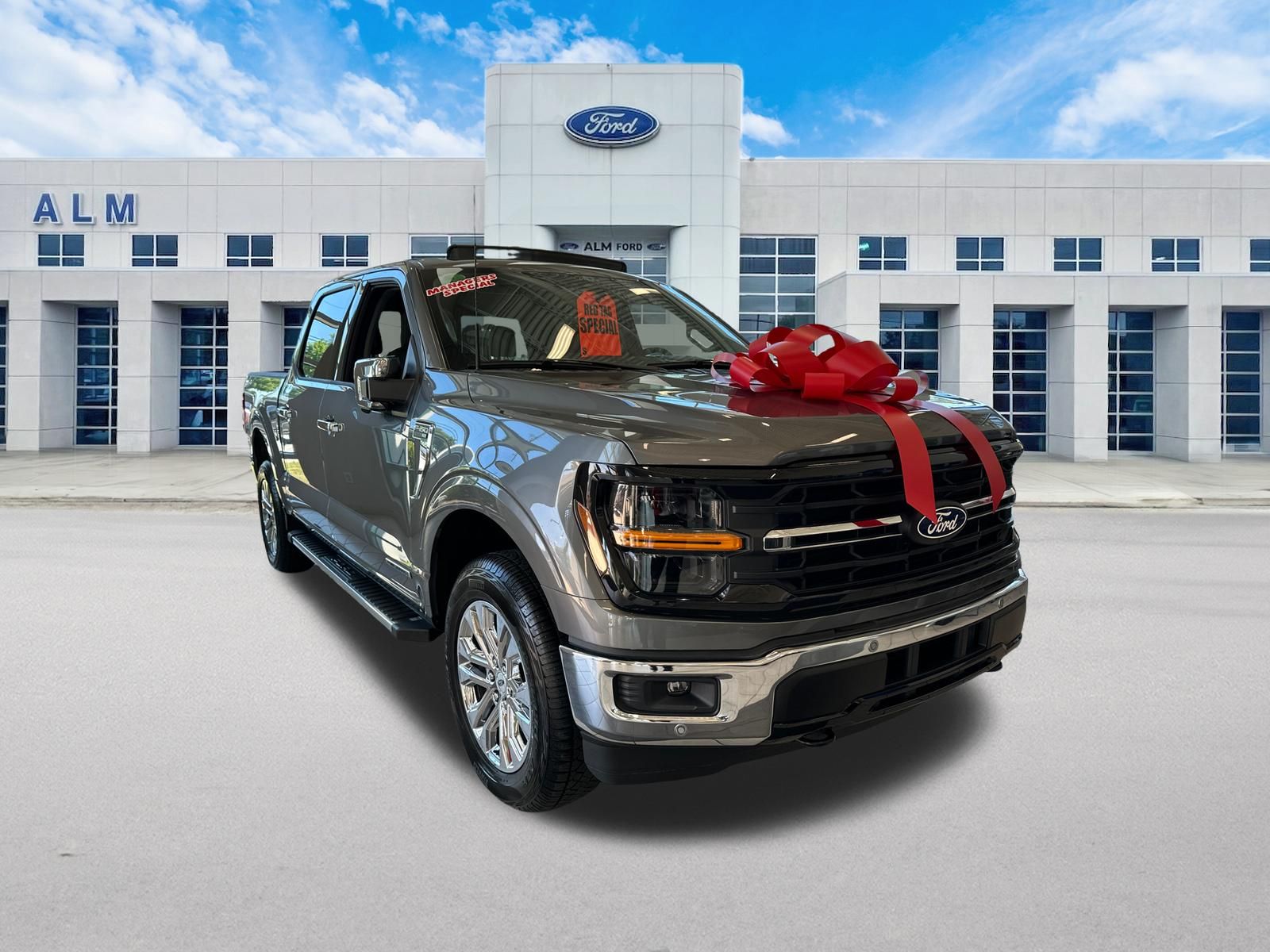 2025 Ford F-150 XLT - Photo 3