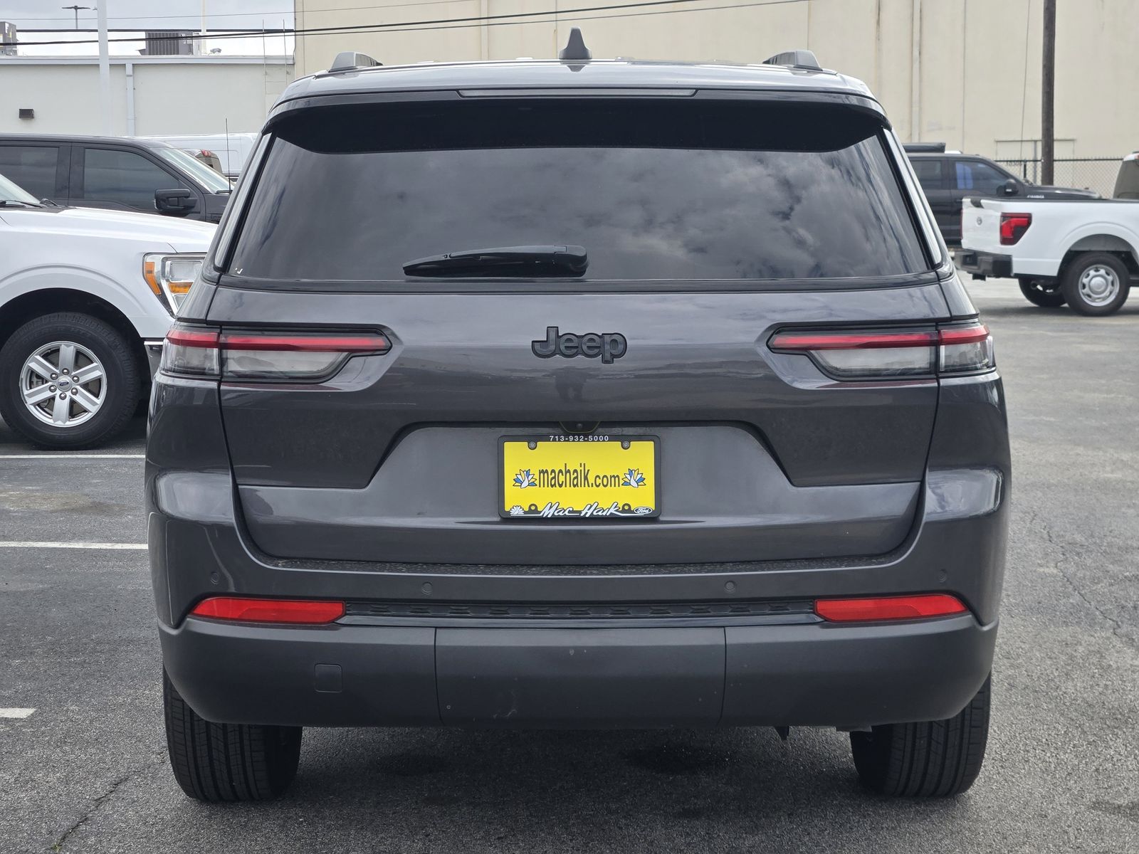 View vehicle photo 6