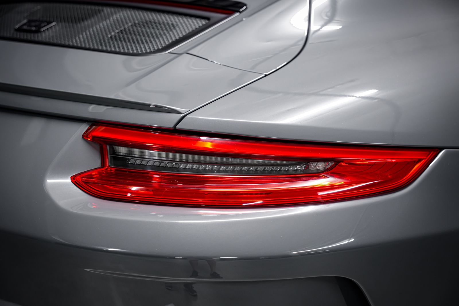 2018 Porsche 911 GT3 — photo 36