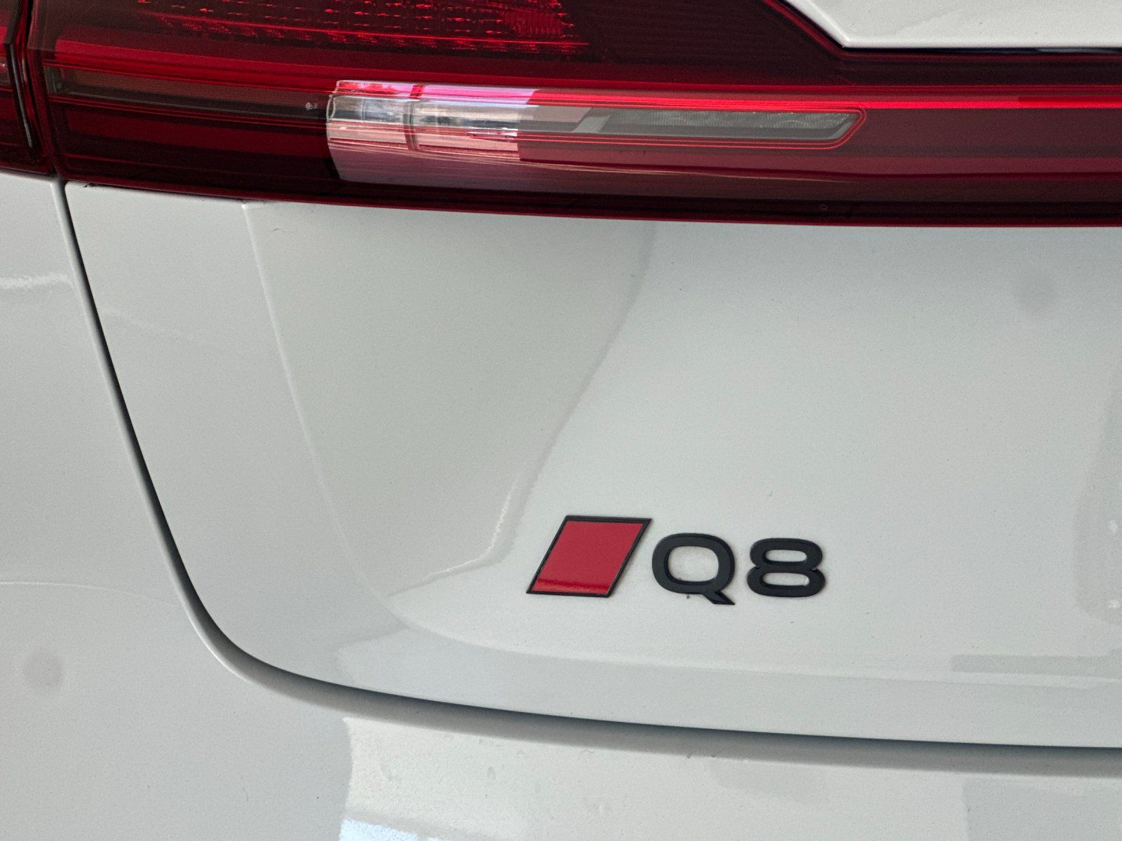 2024 Audi Q8 Sportback e-tron Prestige — full photo 25 of 27