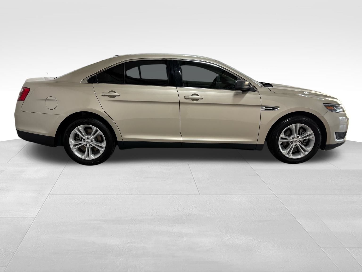 Used Car 2018 Ford Taurus  Se For Sale Under $15,000 In Austin, Texas