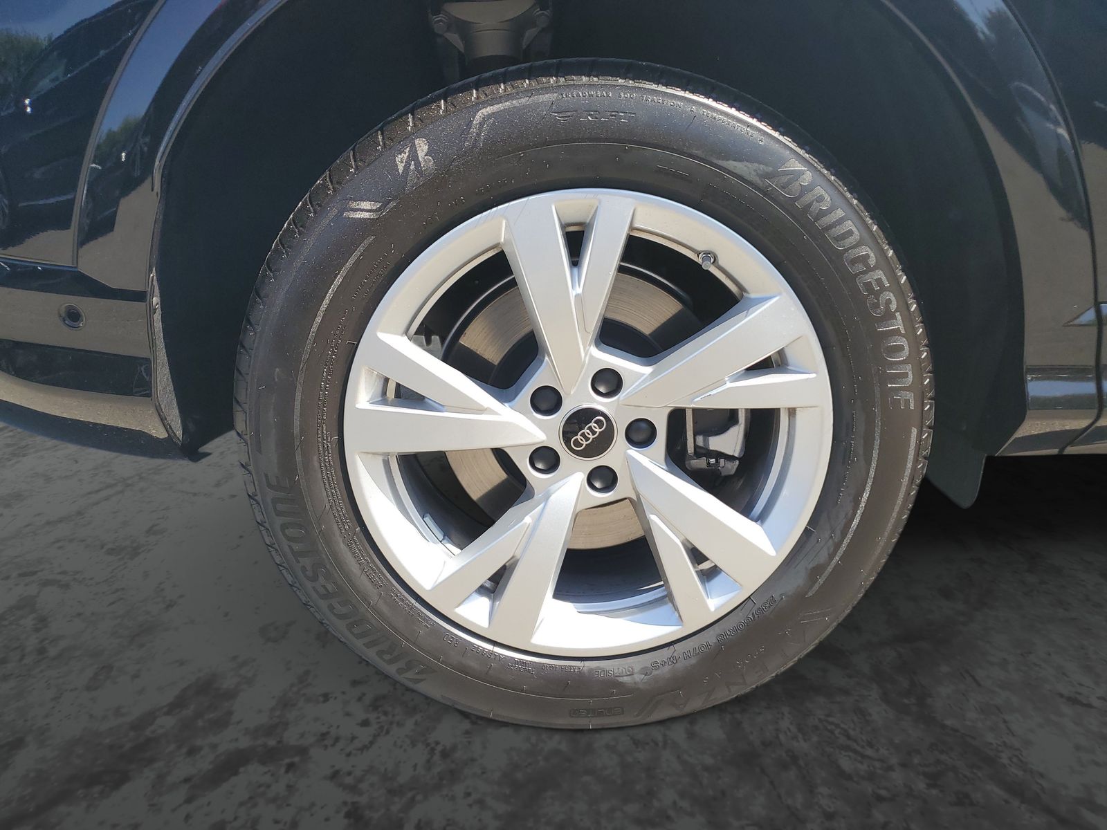 Vehicle photo
