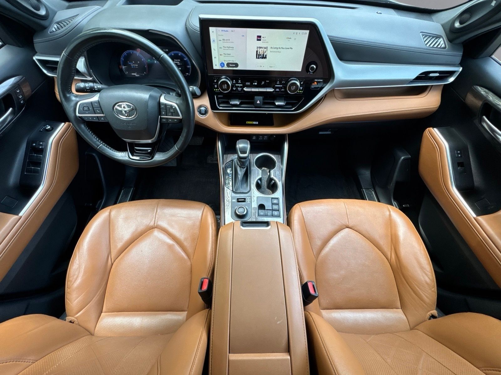 Used 2023 Magnetic Gray Metallic Toyota Platinum image 3