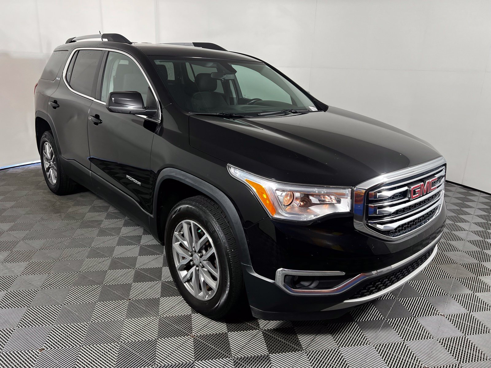 Thumbnail: 2017 GMC Acadia - 3