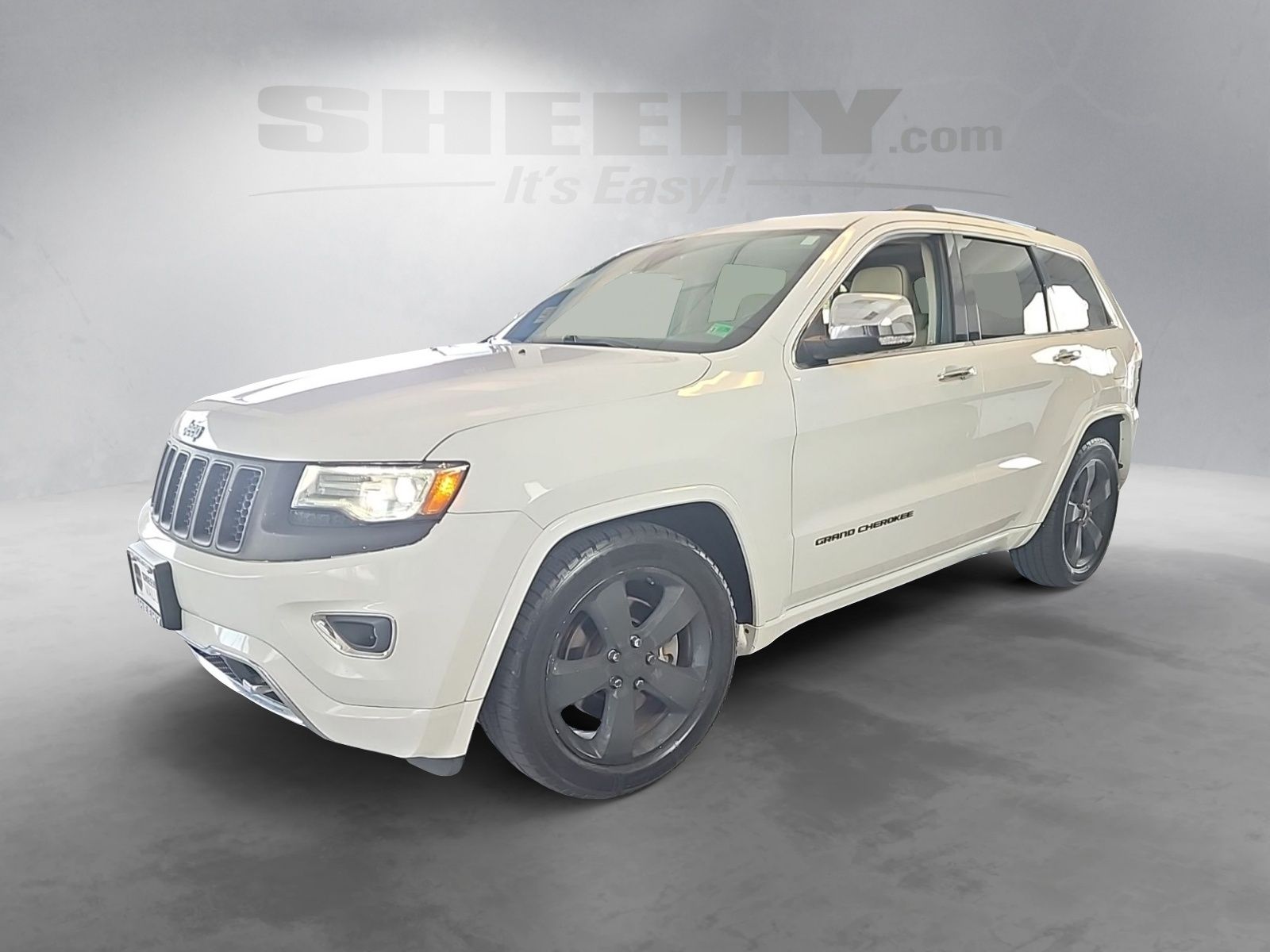 Used 2014 Bright White Clearcoat Jeep Overland image 16