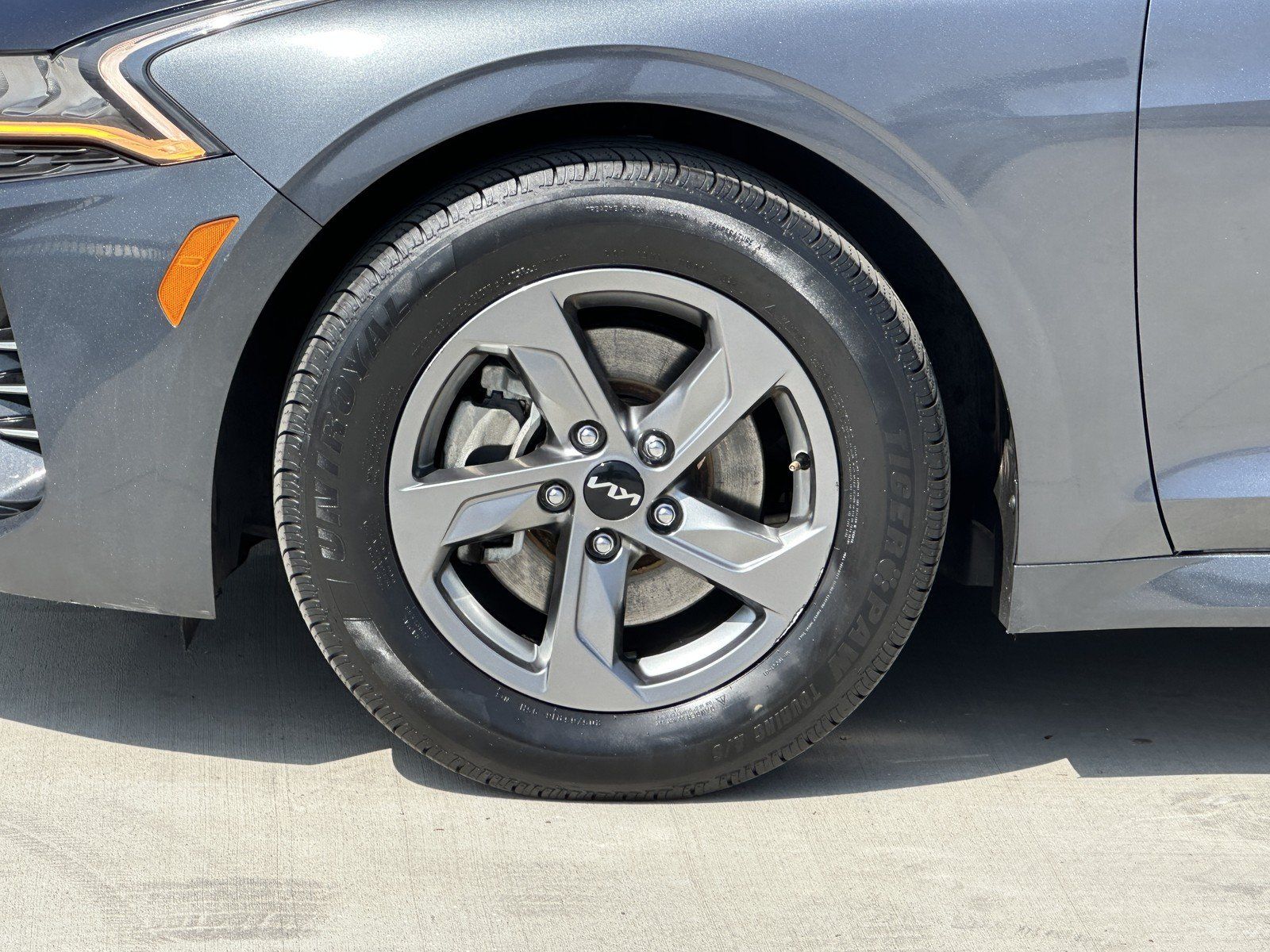 Used 2023 Gray Kia LXS image 24