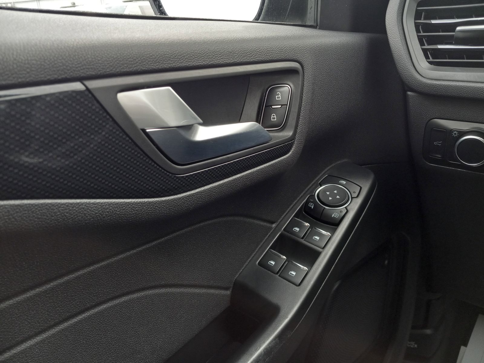 2024 Ford Escape image 27