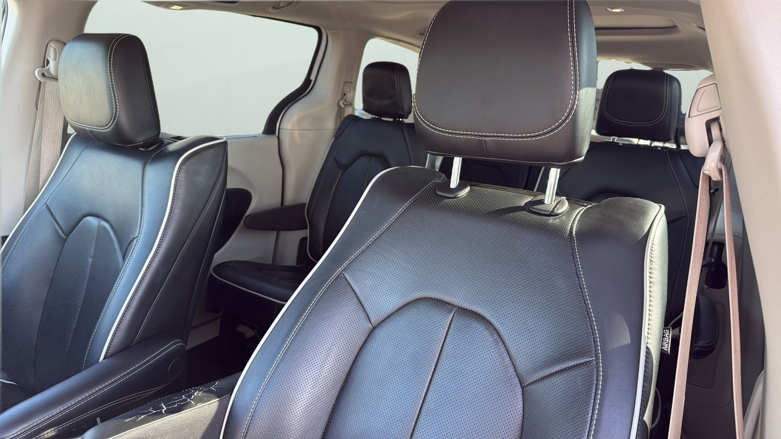Used Car 2021 Chrysler Pacifica  Limited For Sale Under $30,000 In Austin, Texas