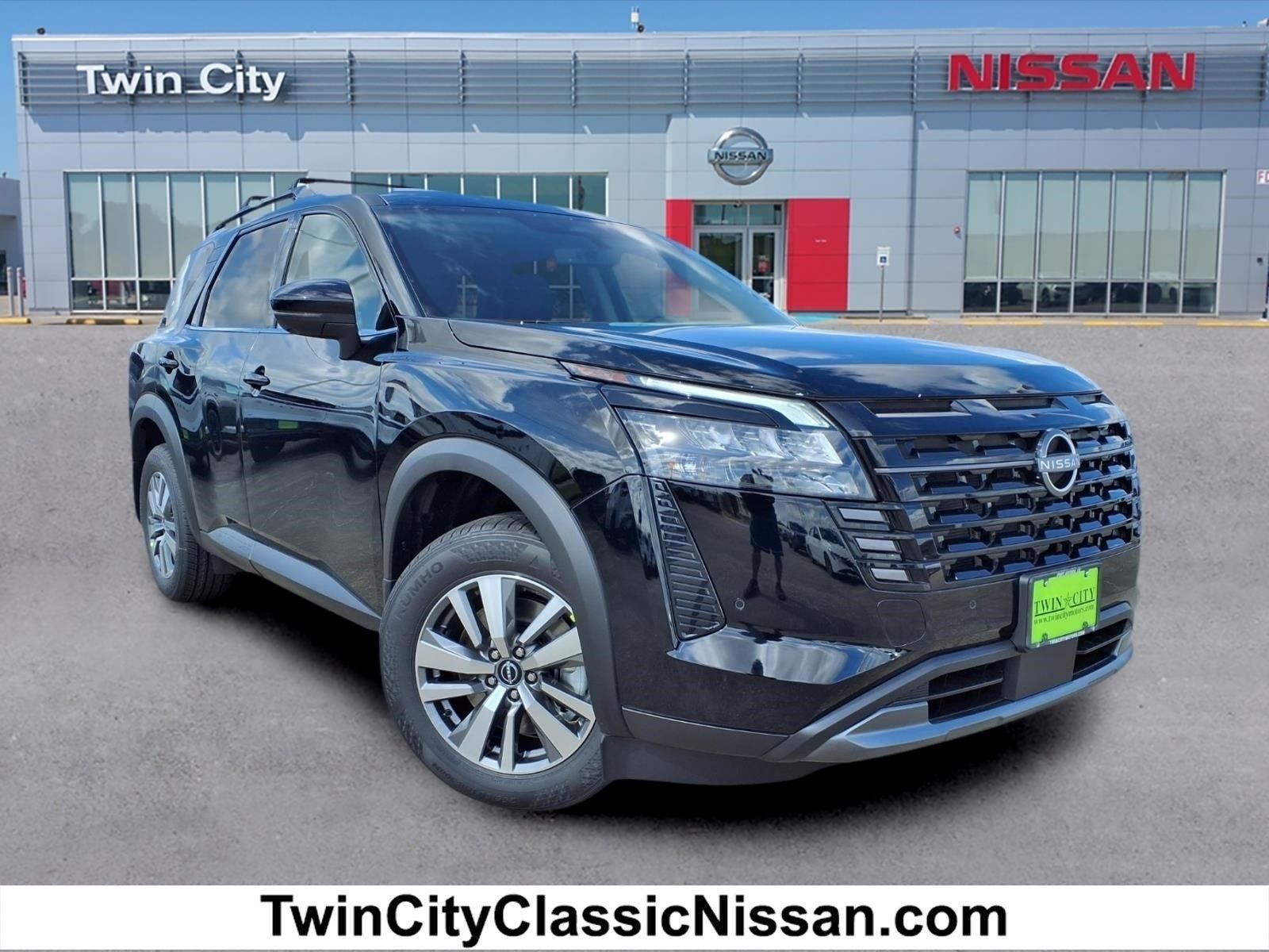 2026 Nissan Pathfinder SL 4WD's photo