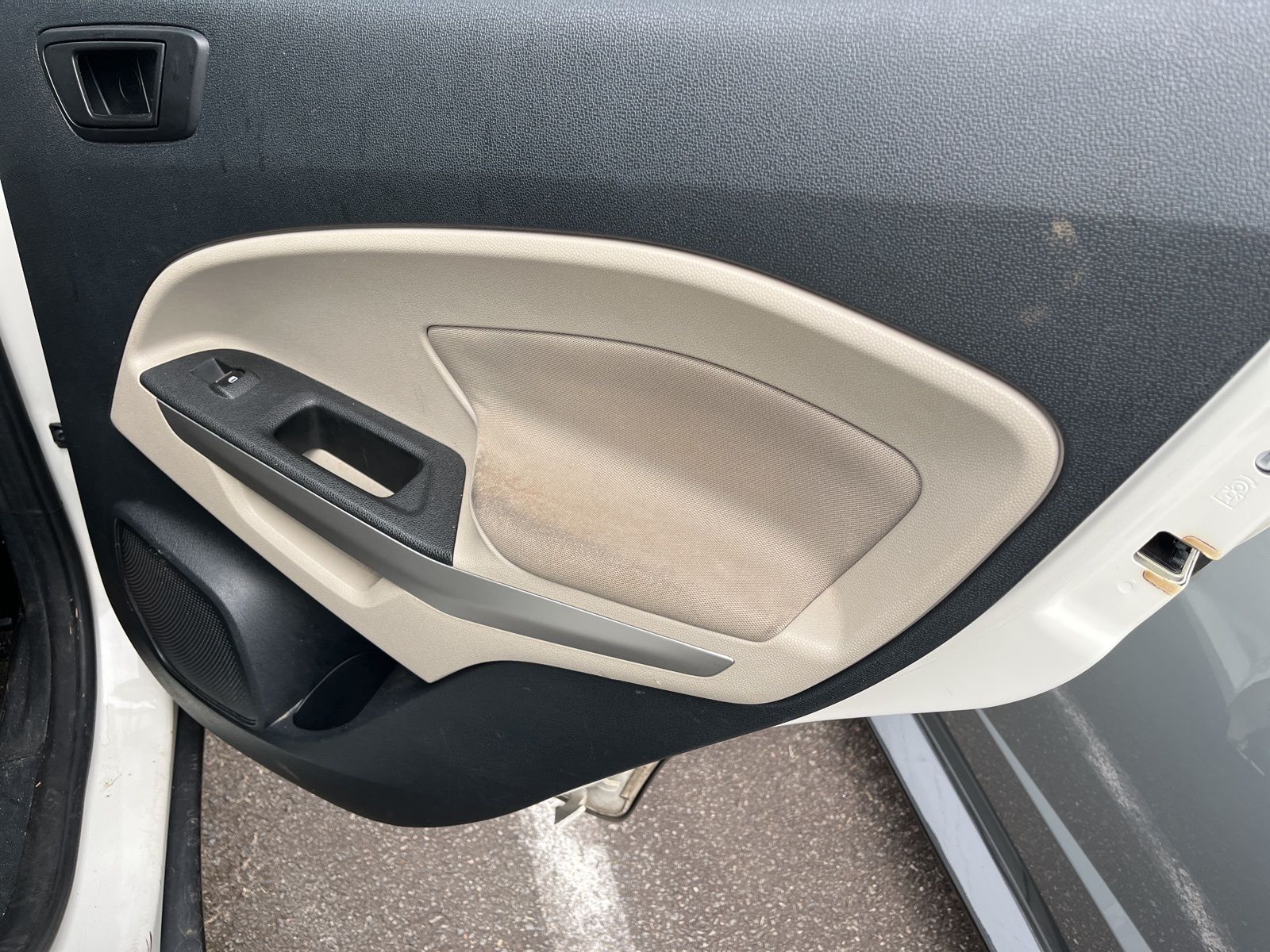 Used 2018 White Ford S image 18
