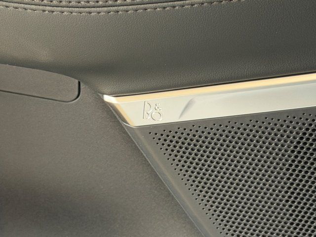 New 2026 Star White Metallic Tri-Coat Ford Tremor image 38