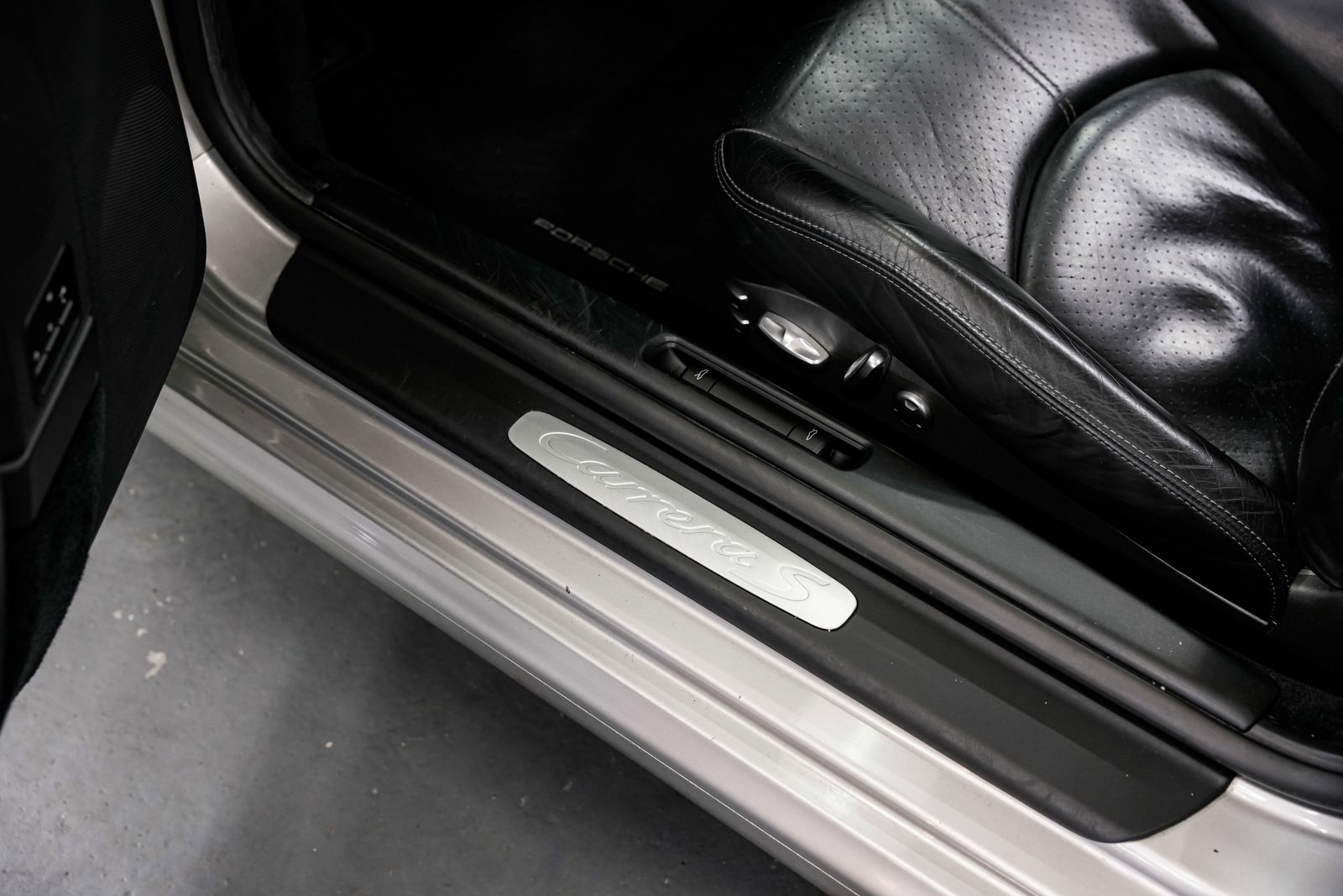 2005 Porsche 911 Carrera S — photo 22
