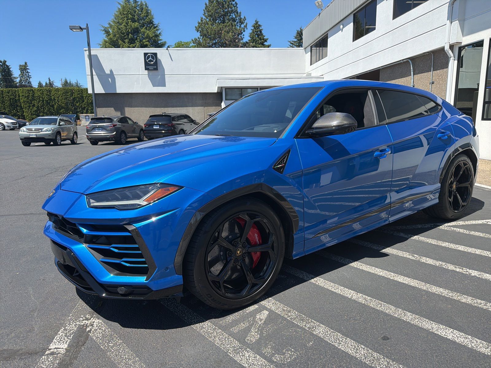 Blu Eleos Metallic 2020 Lamborghini Urus AWD SUV / Crossover 8-Speed Automatic