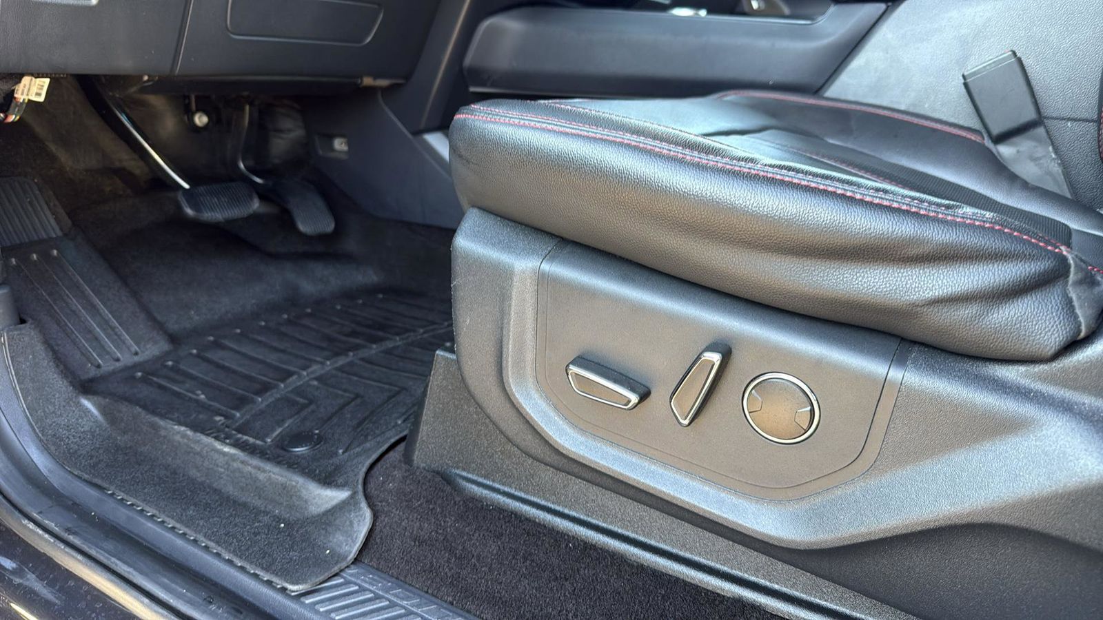 Used Car 2022 Ford Expedition Max  Limited For Sale Under $35,000 In Austin, Texas