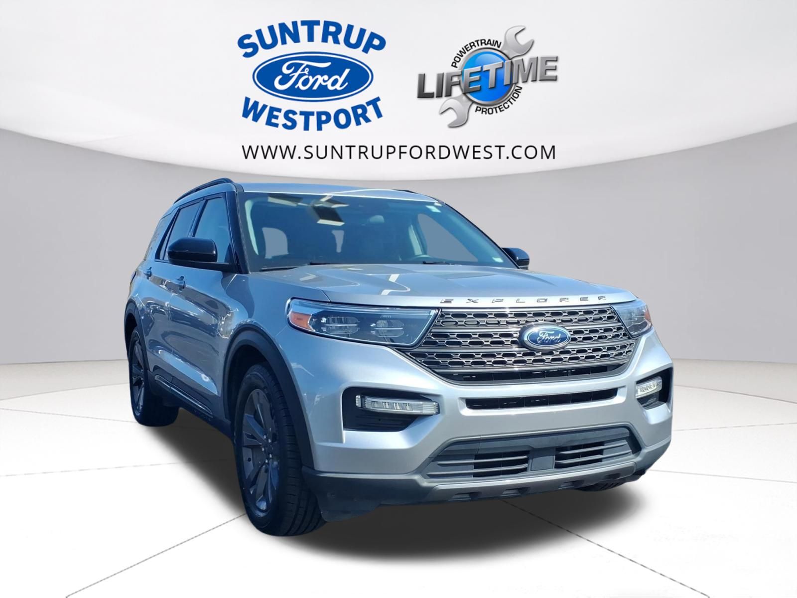 Iconic Silver Metallic 2022 Ford Explorer XLT RWD SUV / Crossover Rear-Wheel Drive Automatic