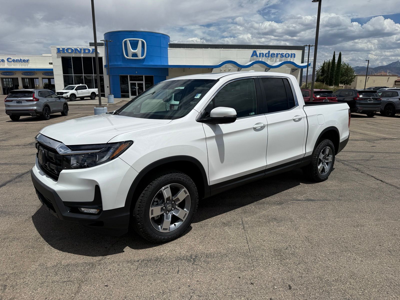 Platinum White Pearl 2026 Honda Ridgeline RTL AWD Pickup Truck All-Wheel Drive 9-Speed Automatic