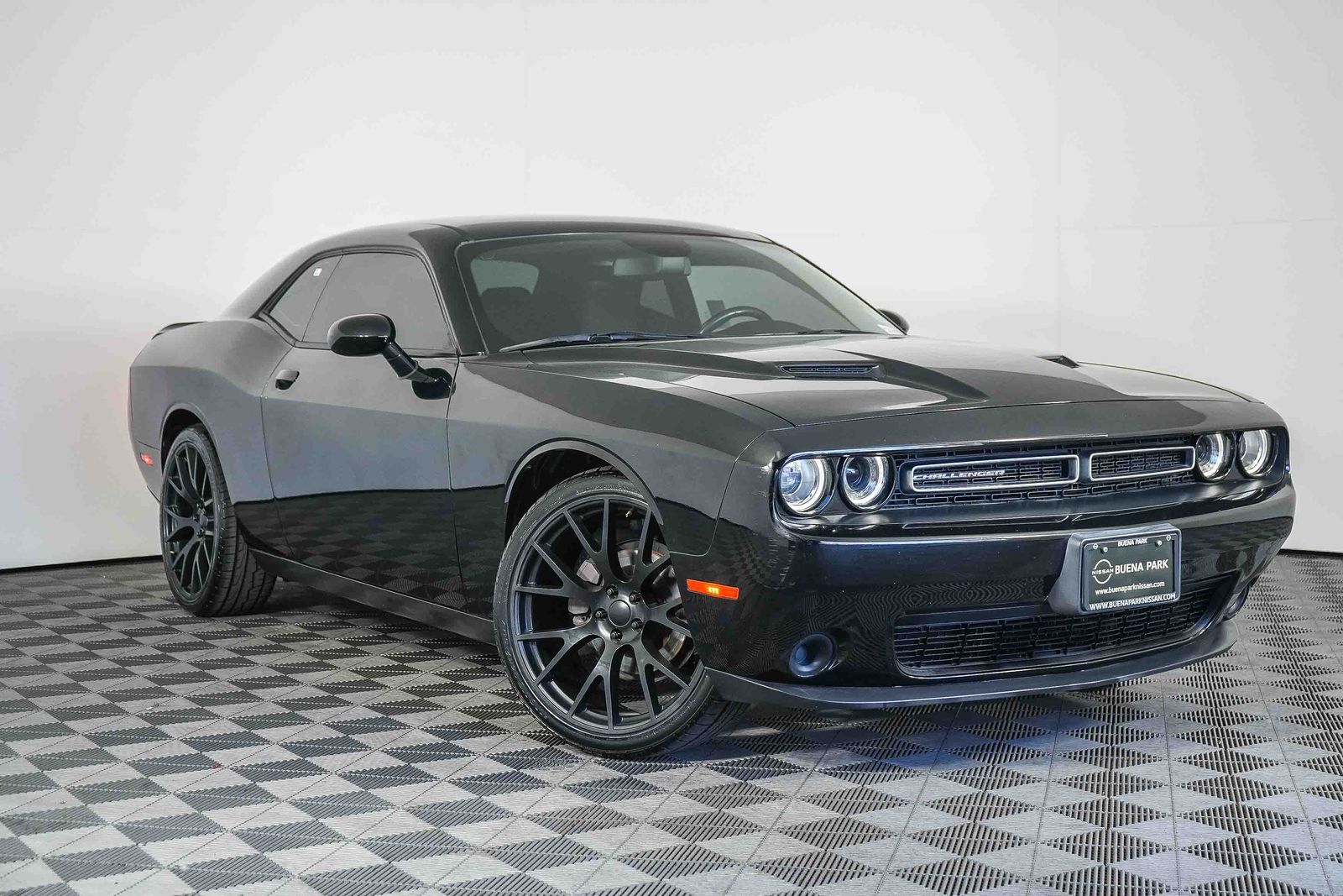 2019 Dodge Challenger SXT RWD