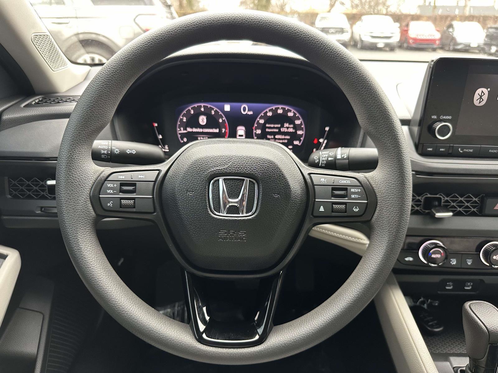 Used 2025 Red Honda SE image 17