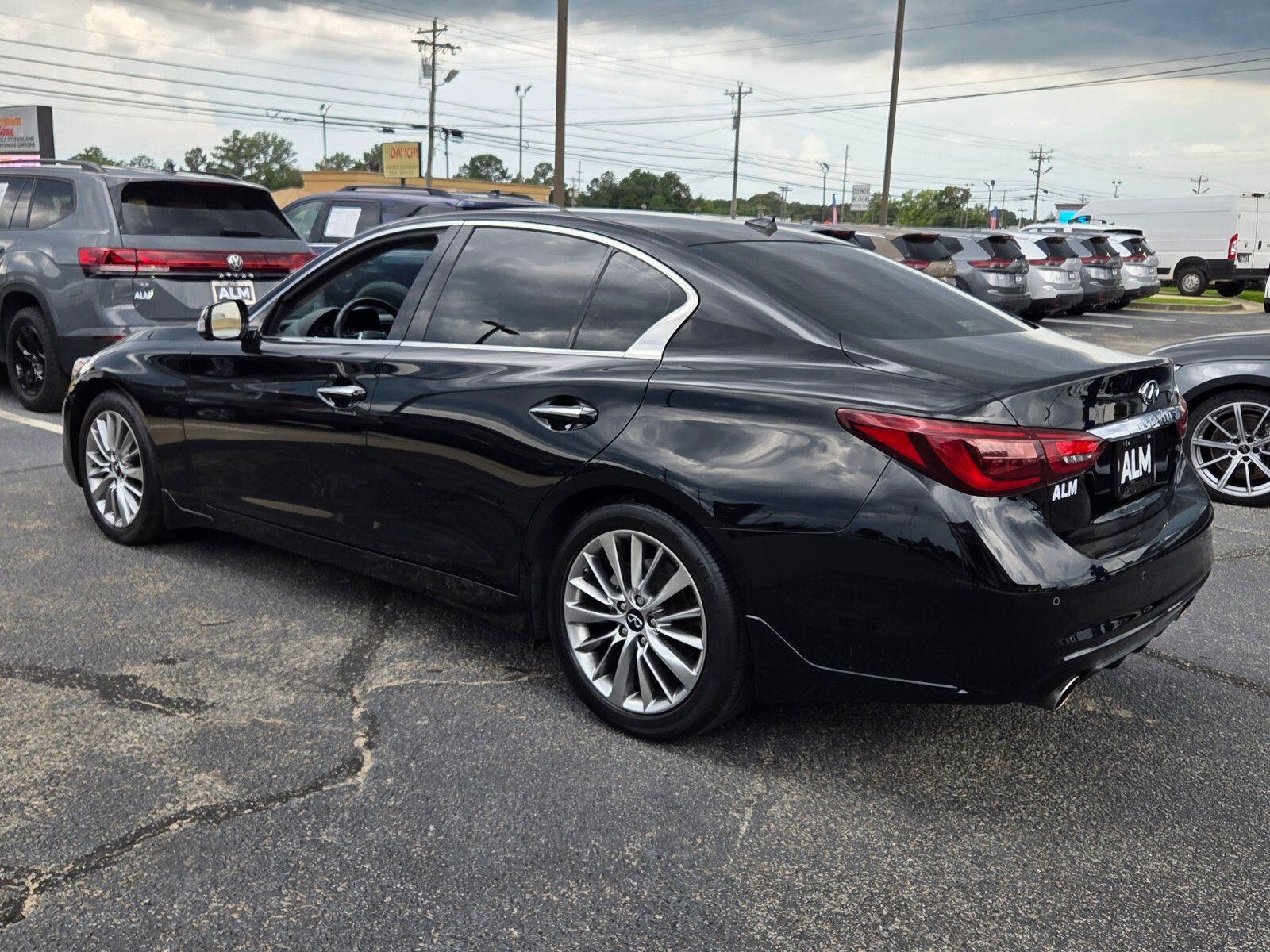 Used 2024 Black INFINITI LUXE image 9