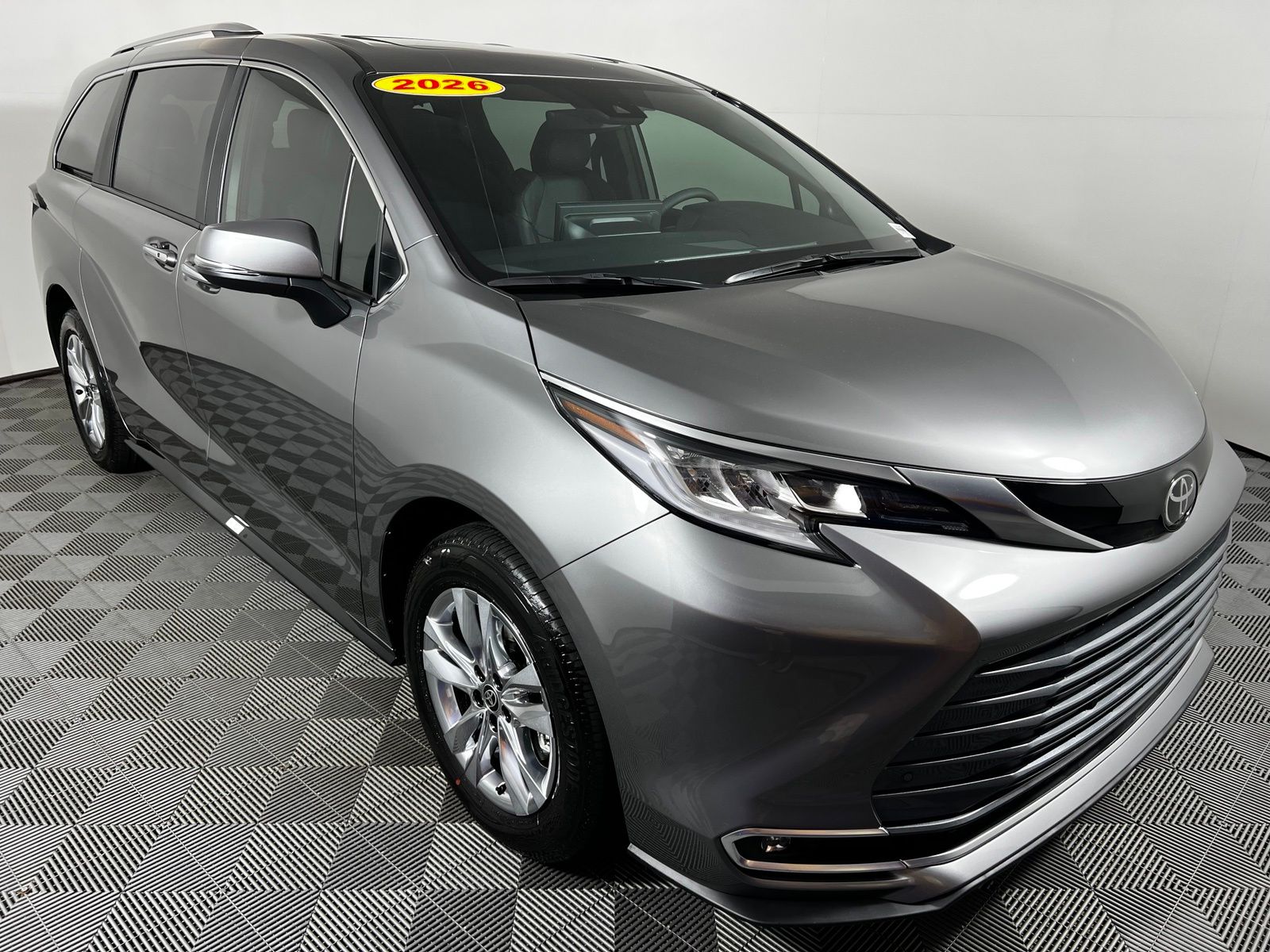 Thumbnail: 2026 Toyota Sienna - 3