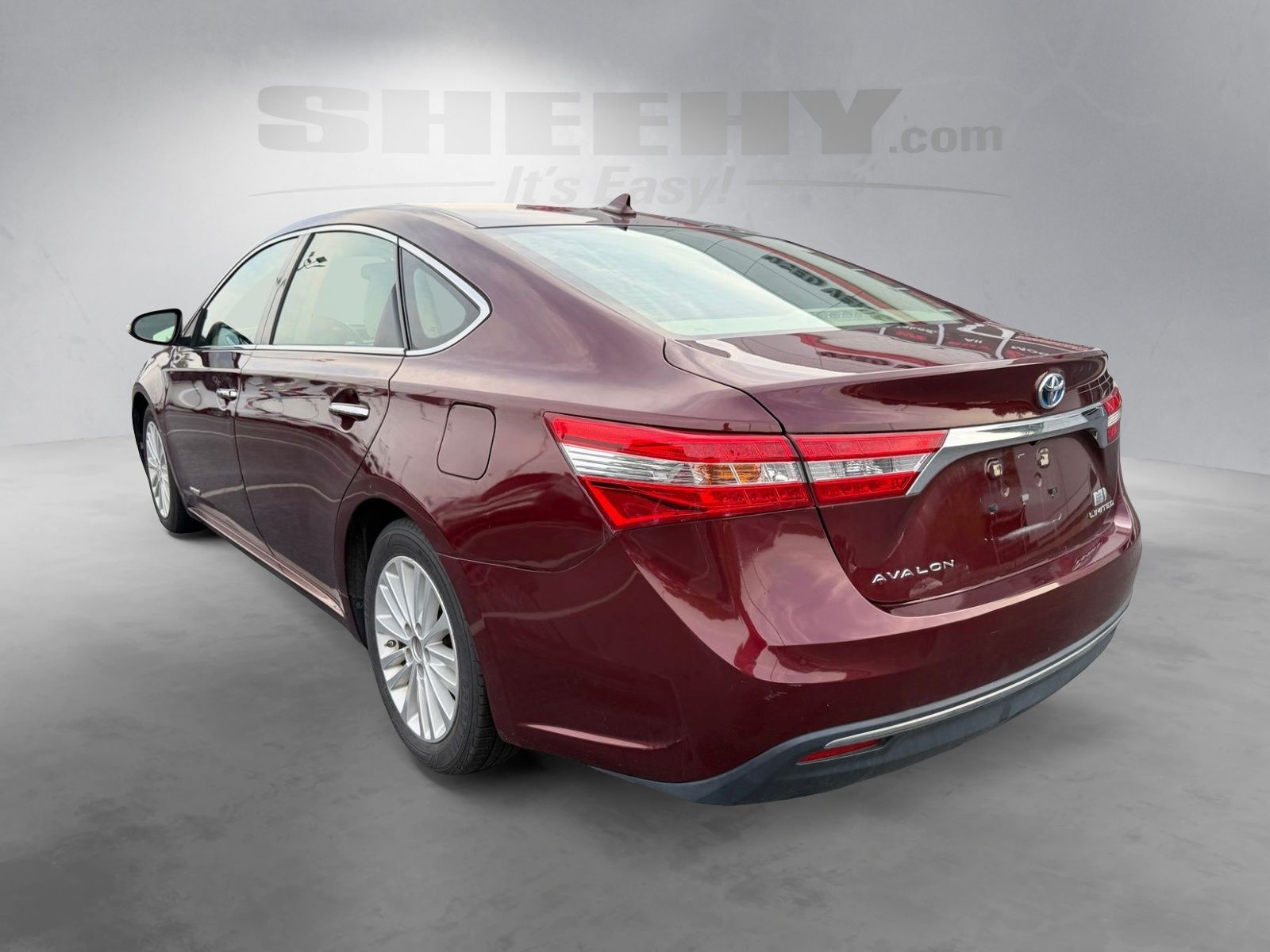 Used 2014 Red Toyota Limited image 12