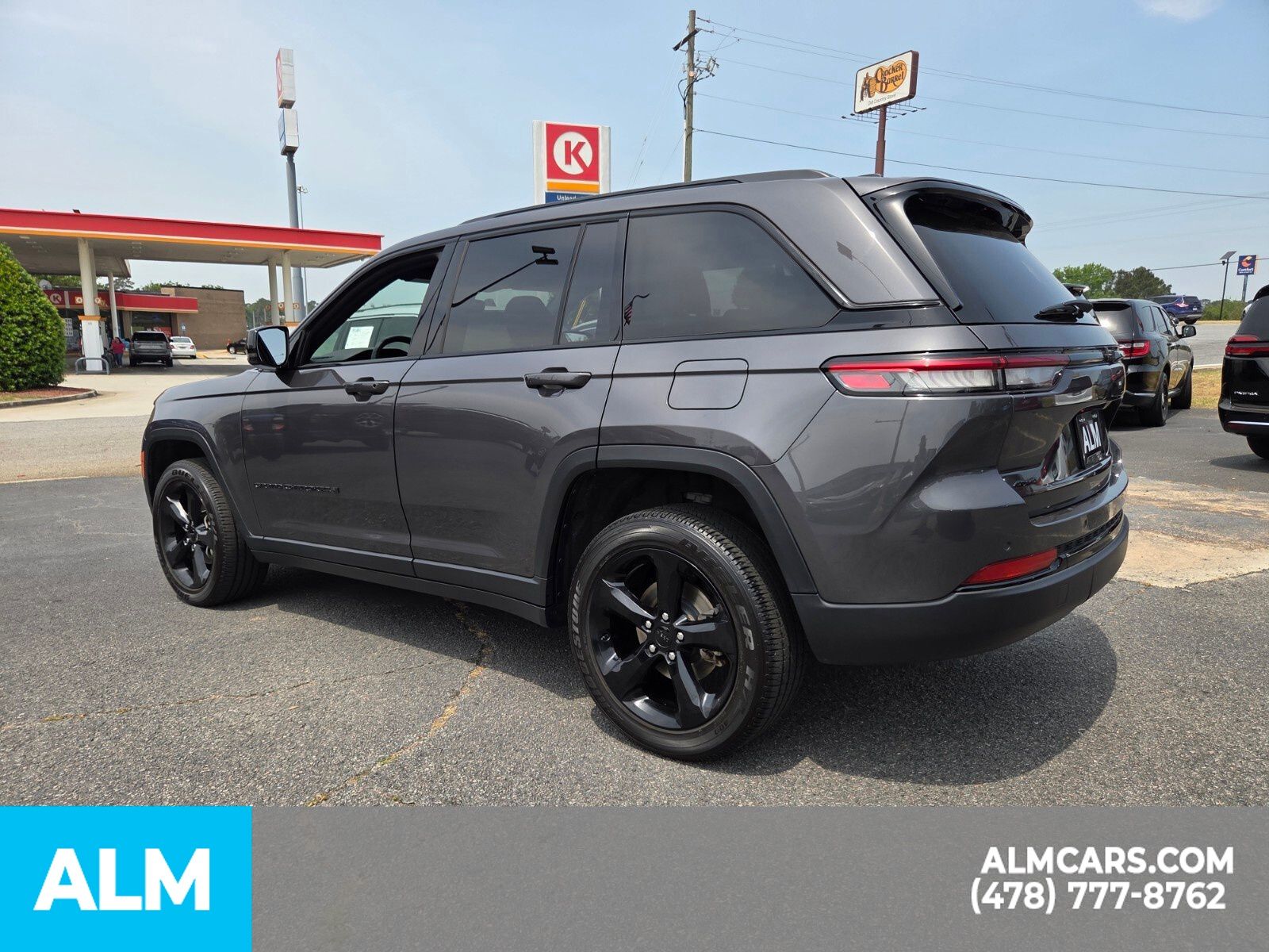 Used 2024 Gray Jeep Altitude image 12