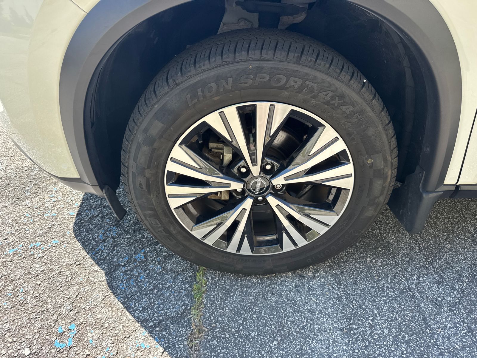 Used 2023 White Nissan SV image 11