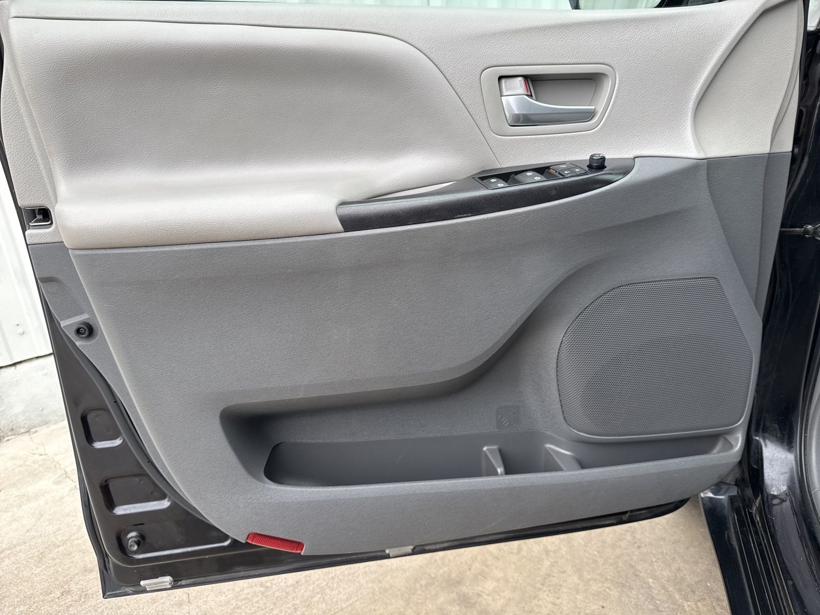 Used Car 2016 Toyota Sienna  Le For Sale Under $12,000 In Austin, Texas