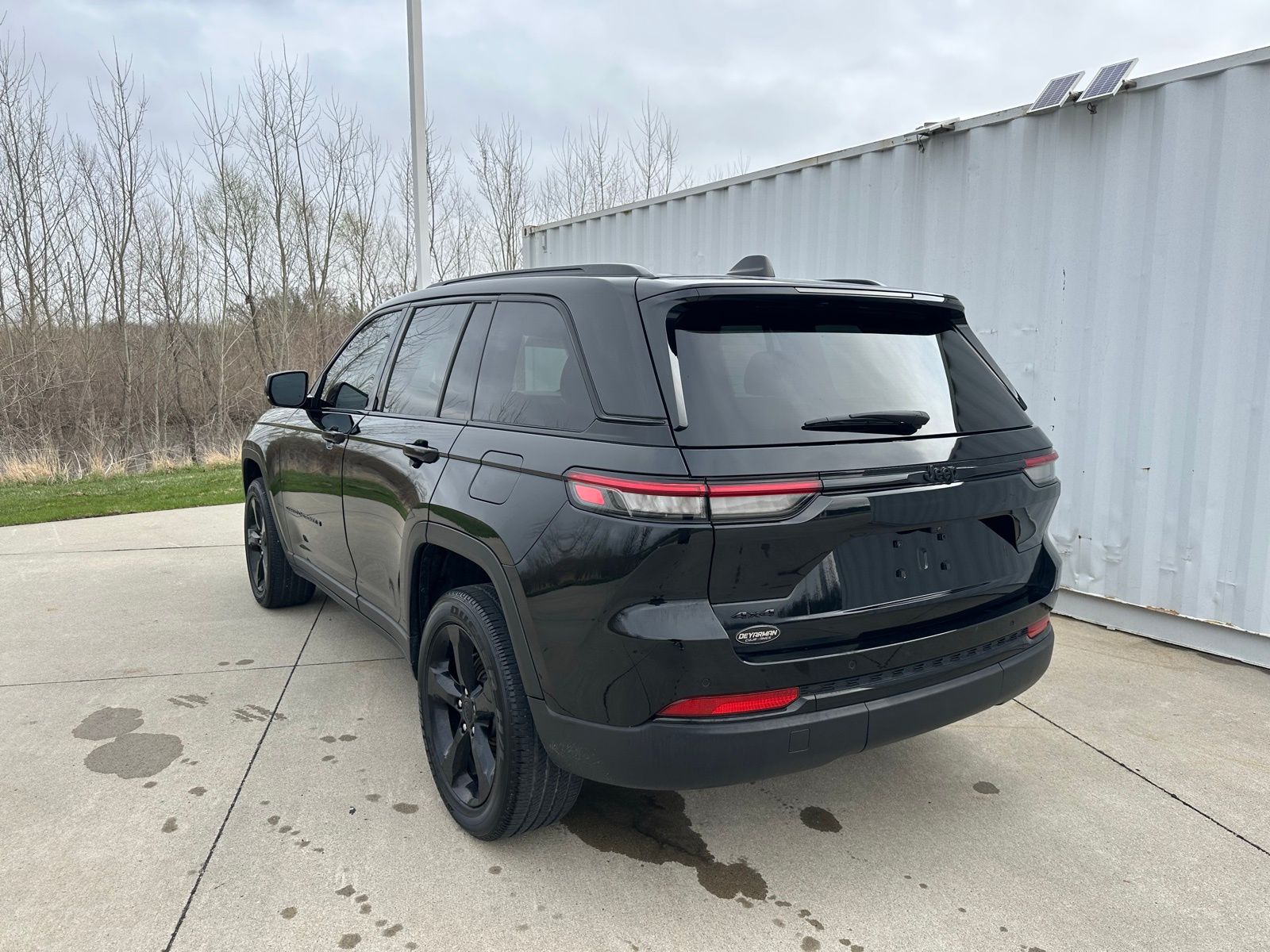 View vehicle photo 4