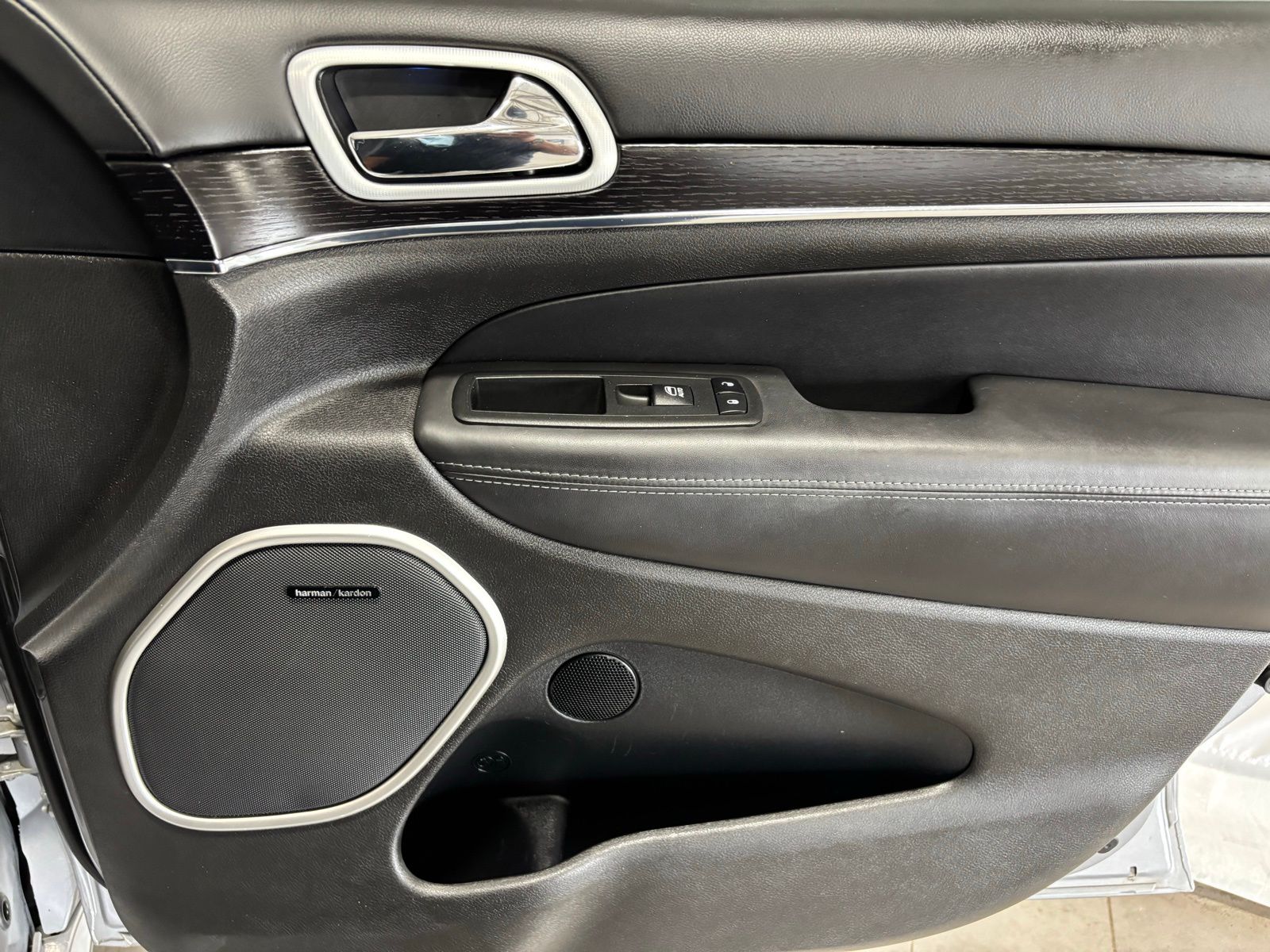 Used Car 2020 Jeep Grand Cherokee  Summit For Sale In Austin, Texas