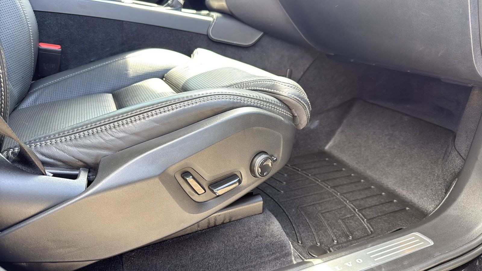 Used Car 2021 Volvo Xc90  T6 Inscription For Sale Under $35,000 In Austin, Texas