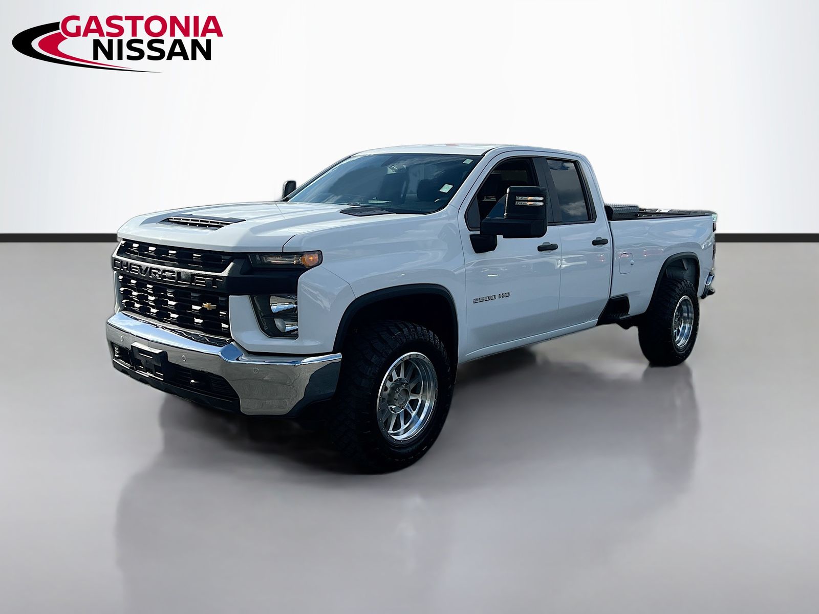 View vehicle photo 3