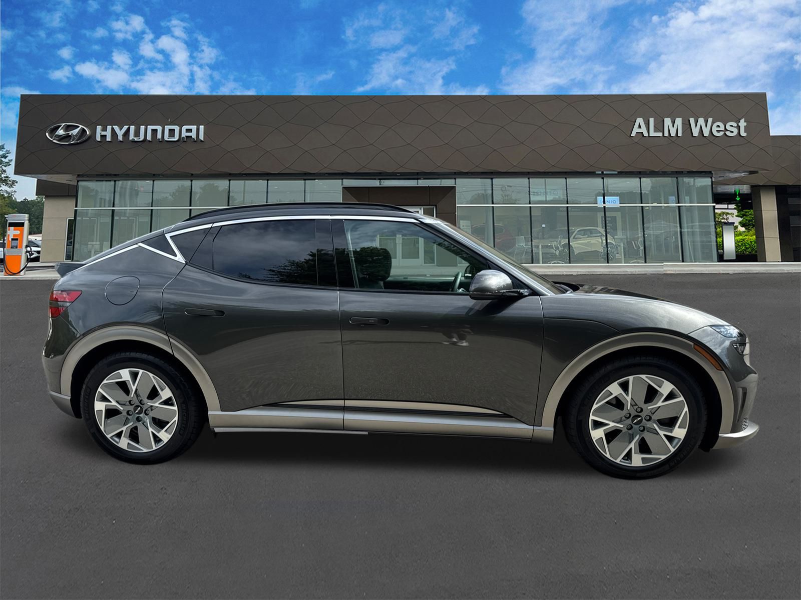 2025 Genesis GV60 photo 4