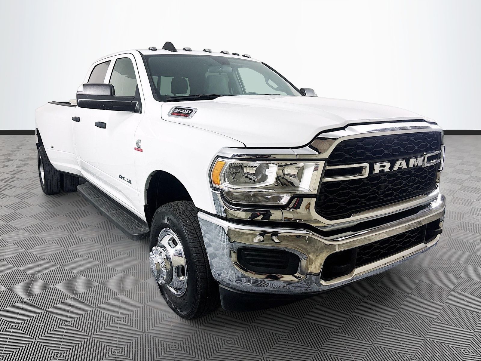 2022 RAM 3500 Tradesman Crew Cab LB DRW 4WD