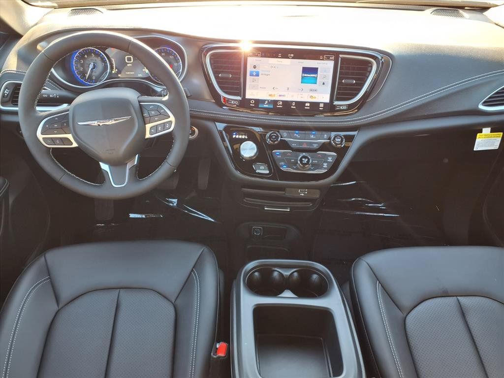 2026 Chrysler Pacifica Select - 4