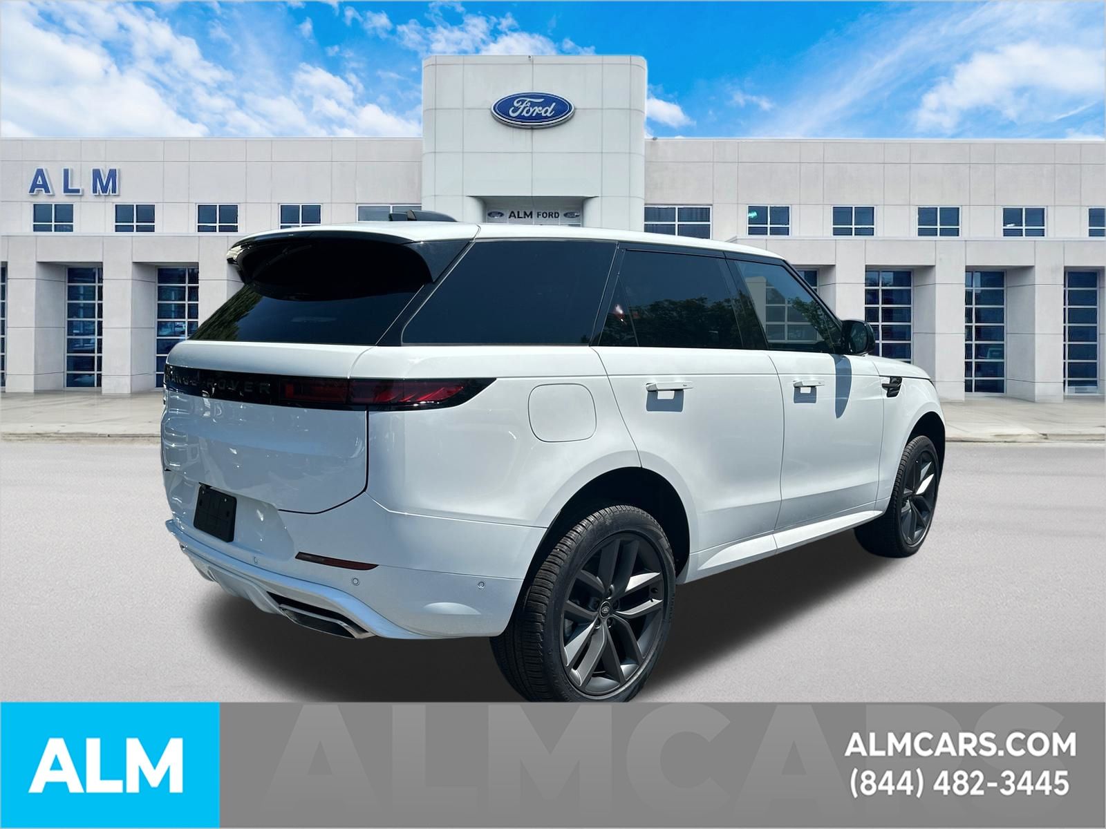 Used 2025 White Land Rover Dynamic SE image 5