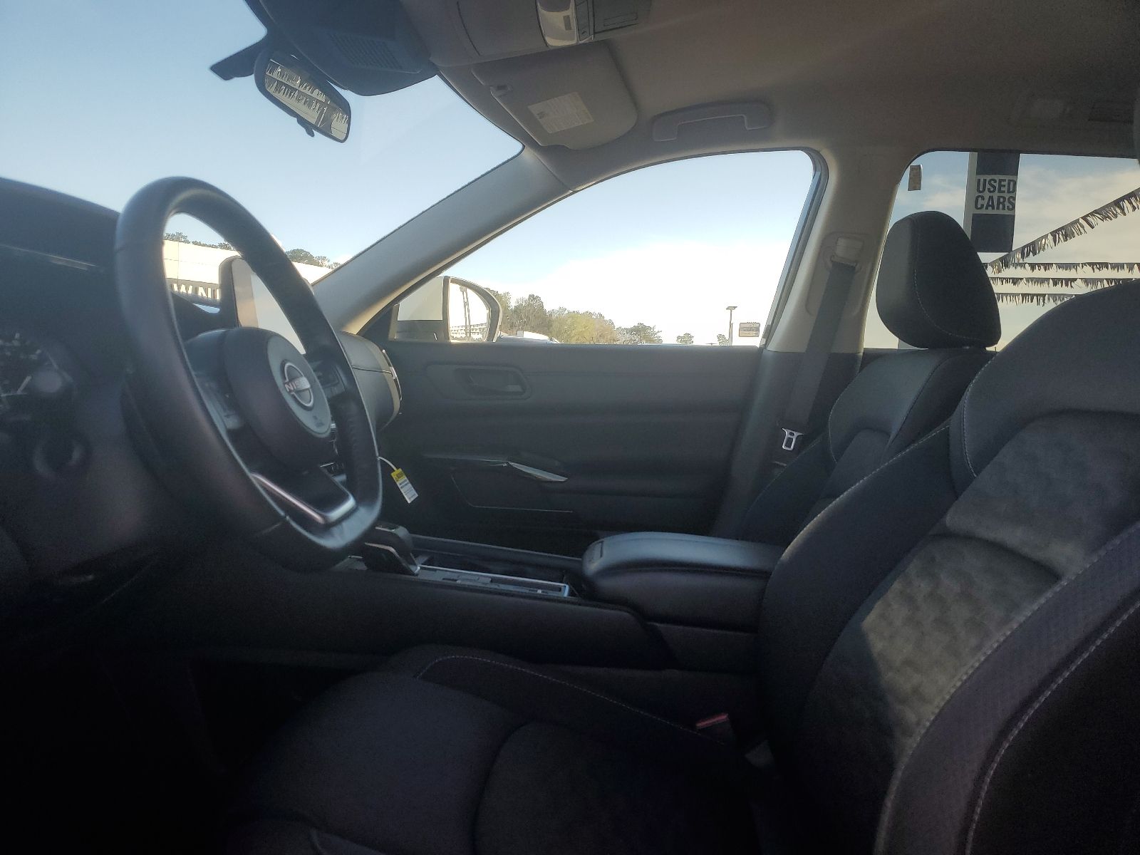 2024 Nissan Pathfinder SV - 7