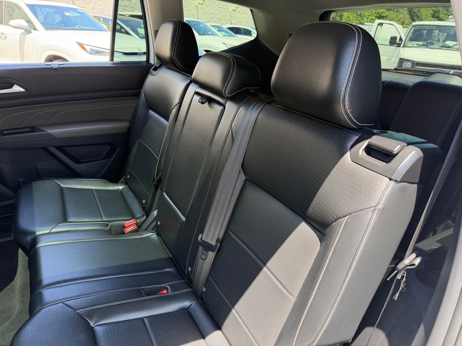 Used 2022  Volkswagen SEL image 8