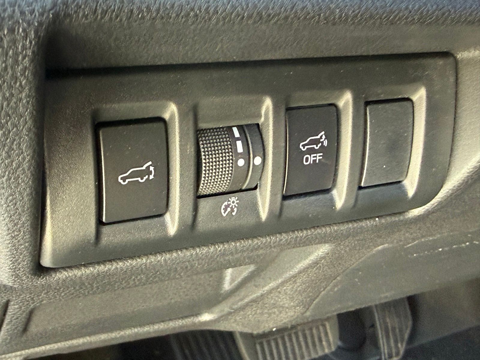 Used 2025 White Subaru Touring image 22
