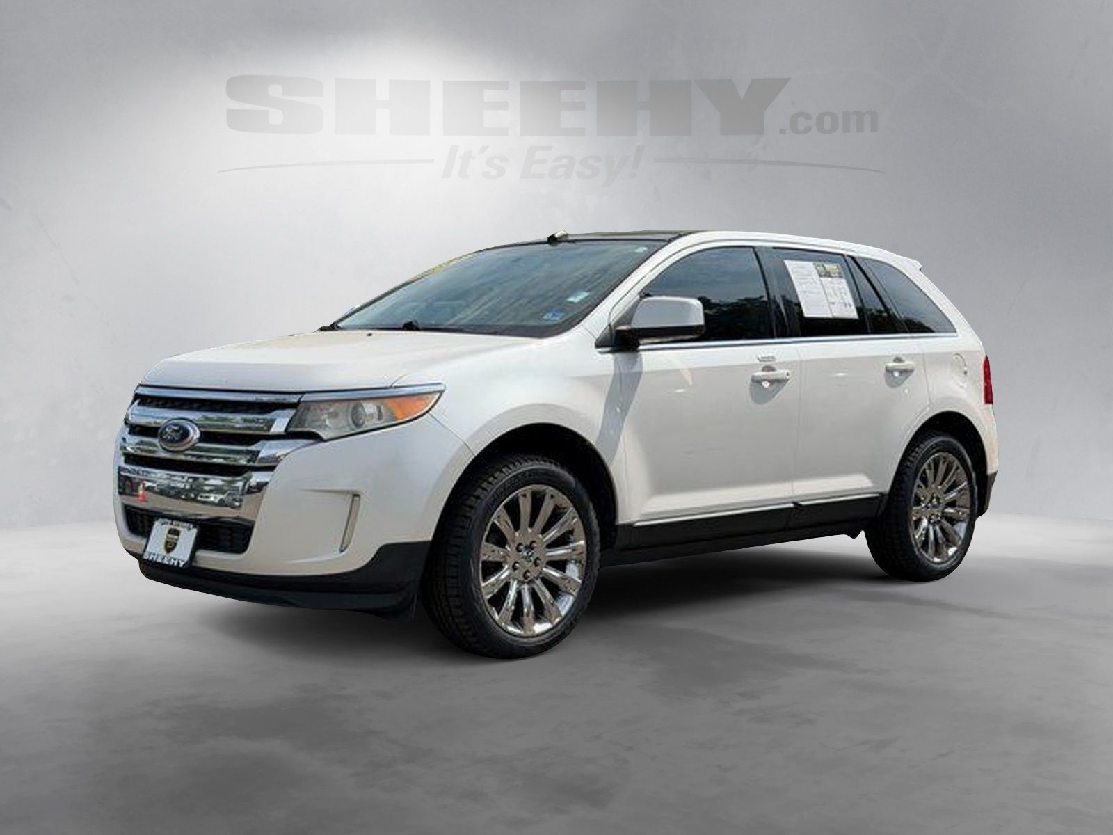 Used 2011 White Platinum Clearcoat Metallic Ford Limited image 16