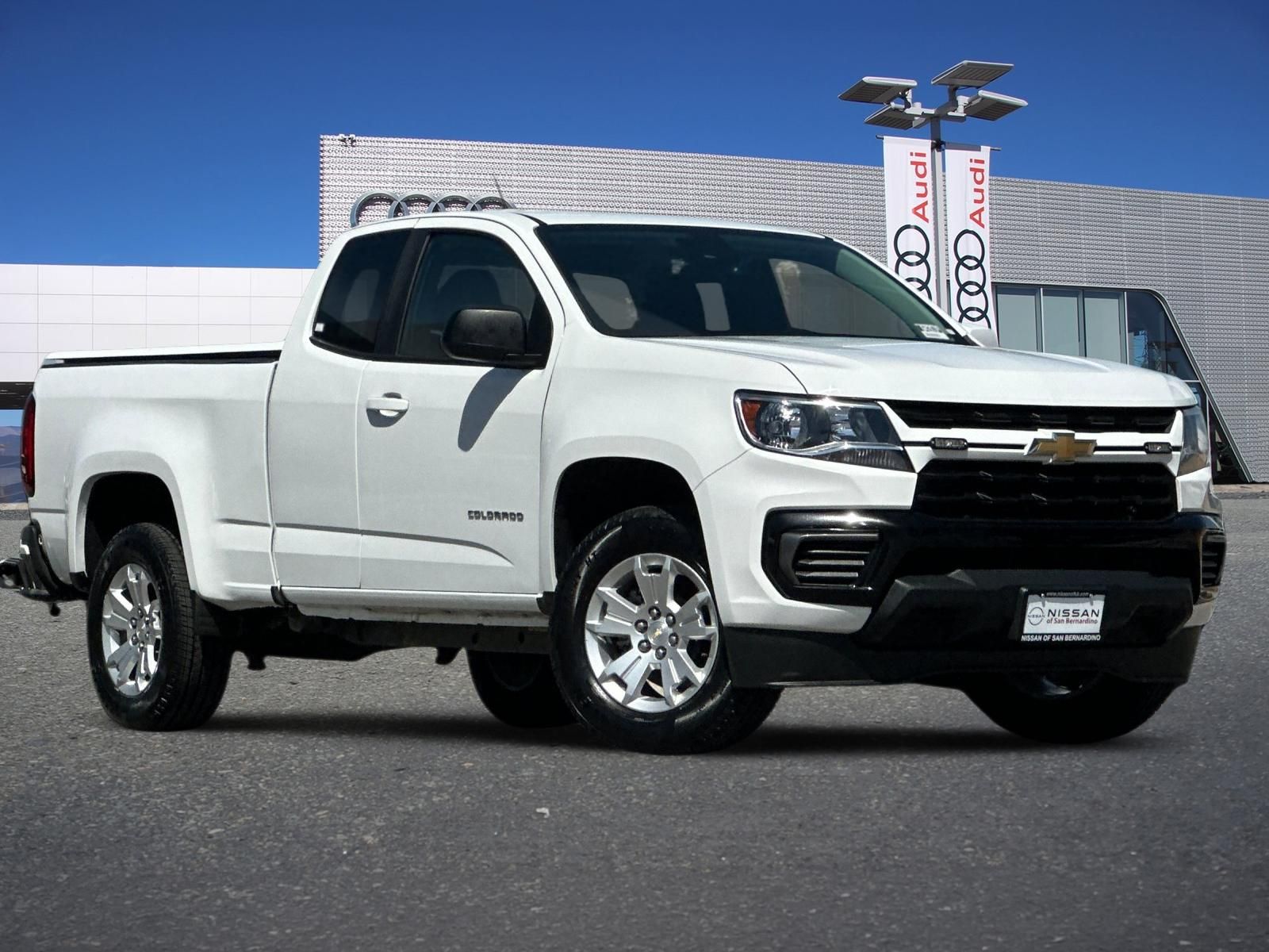 Summit White 2022 Chevrolet Colorado Pickup Truck 4X2 6-Speed Automatic