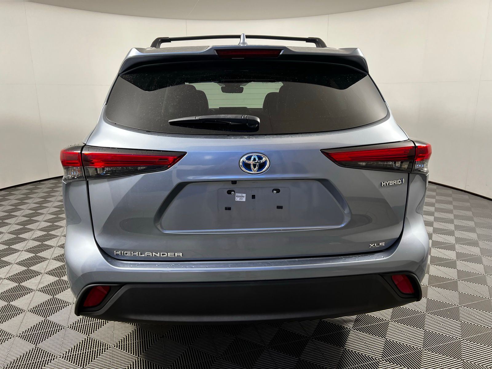 Thumbnail: 2023 Toyota Highlander - 6