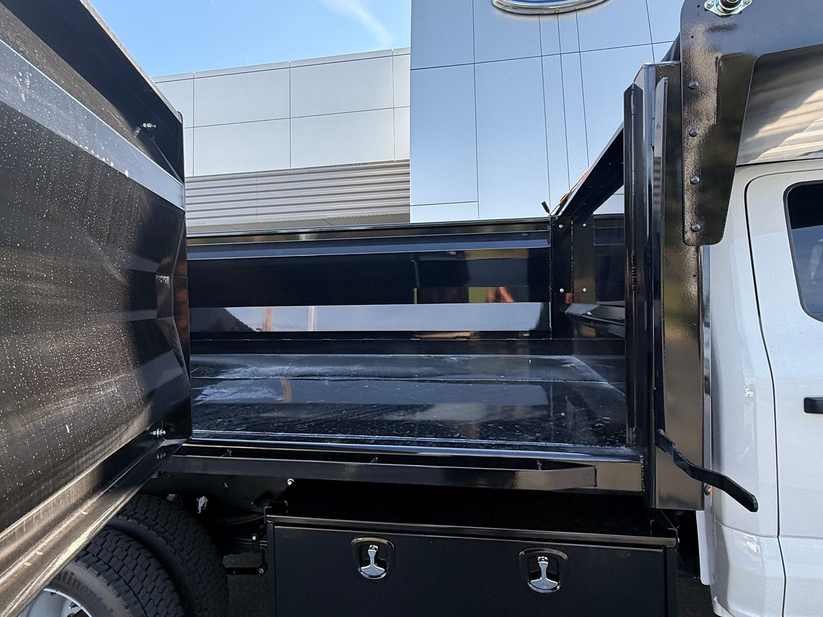 New 2026 Oxford White Ford XL image 22