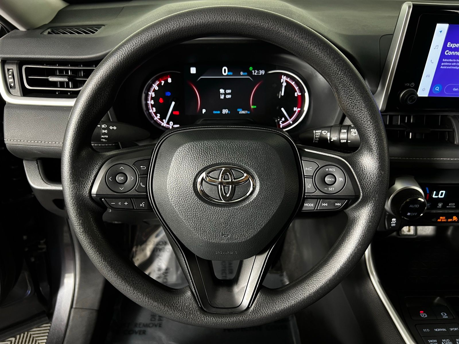 2024 Toyota RAV4 XLE 15