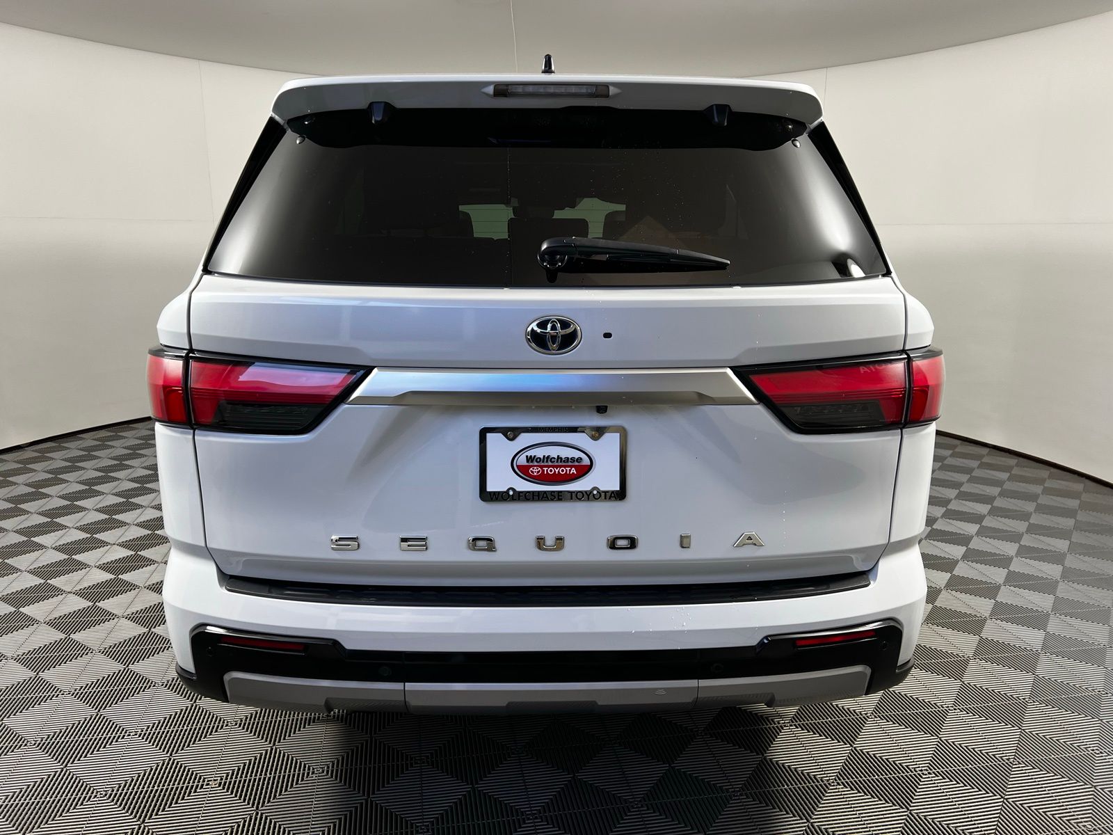 Thumbnail: 2023 Toyota Sequoia - 6