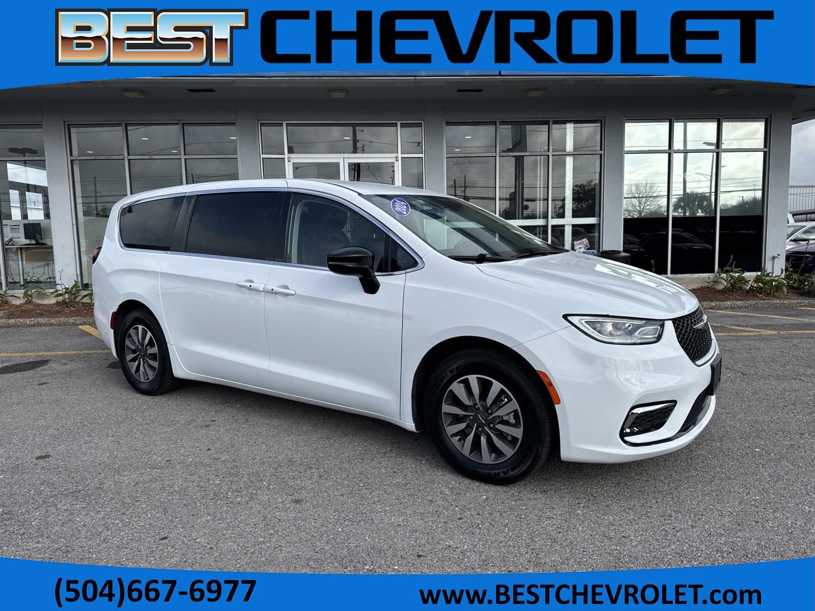 Bright White Clearcoat 2024 Chrysler Pacifica Hybrid Select FWD Minivan Front-Wheel Drive Continuously Variable Transmission