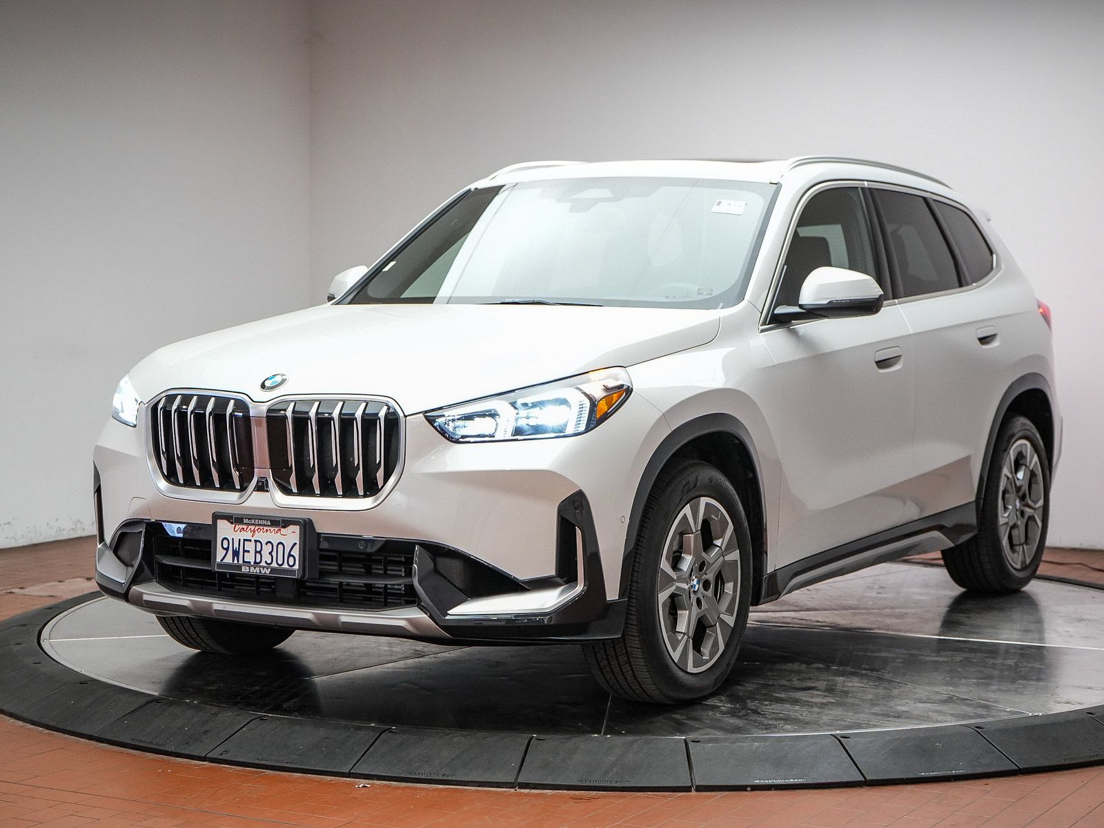 Mineral White Metallic 2026 BMW X1 xDrive28i SUV / Crossover All-Wheel Drive 7-Speed Automatic