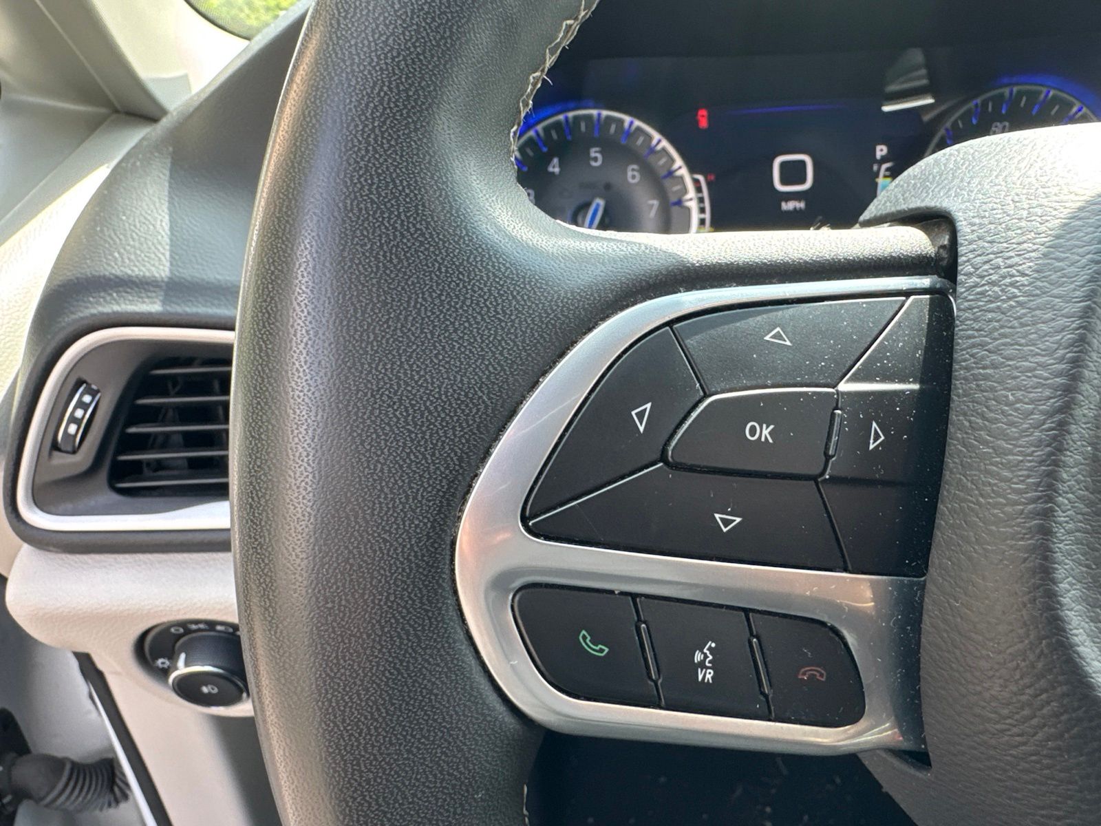 Used 2023 White Chrysler Touring L image 15