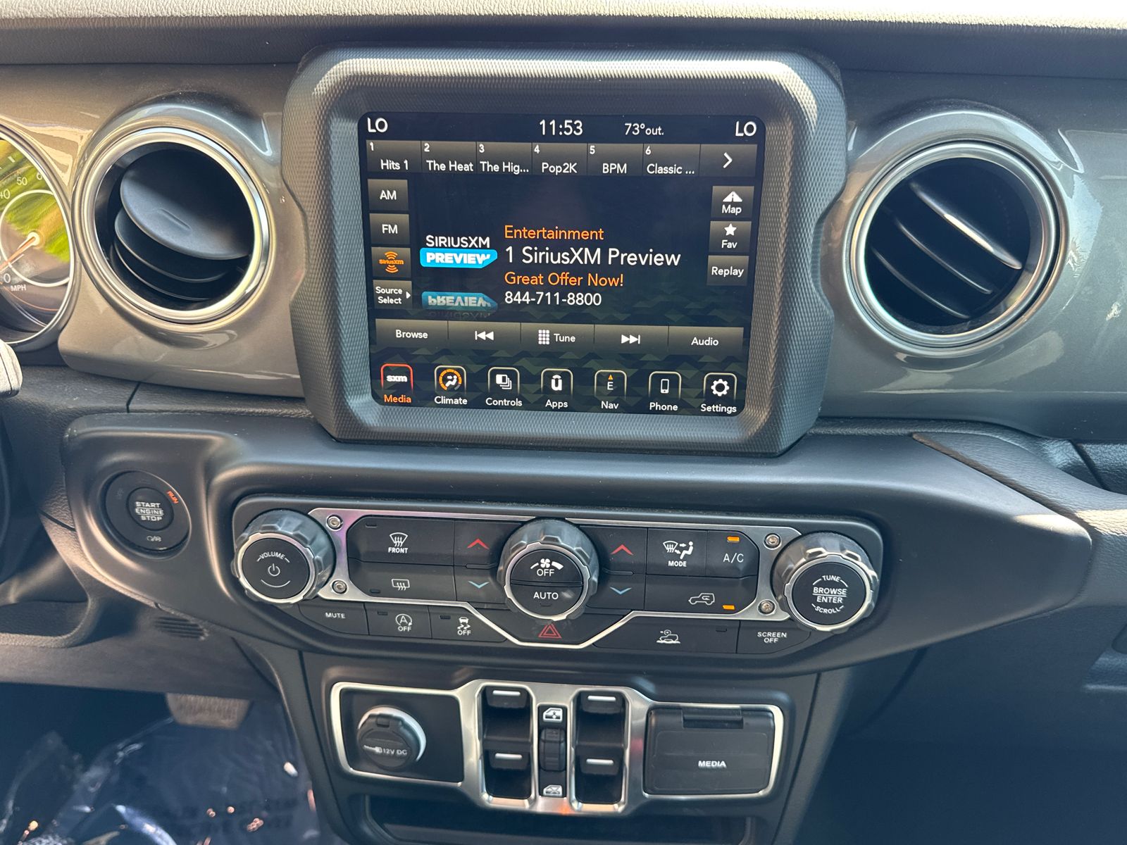 Used 2022 White/off-white Jeep Unlimited Sahara image 28