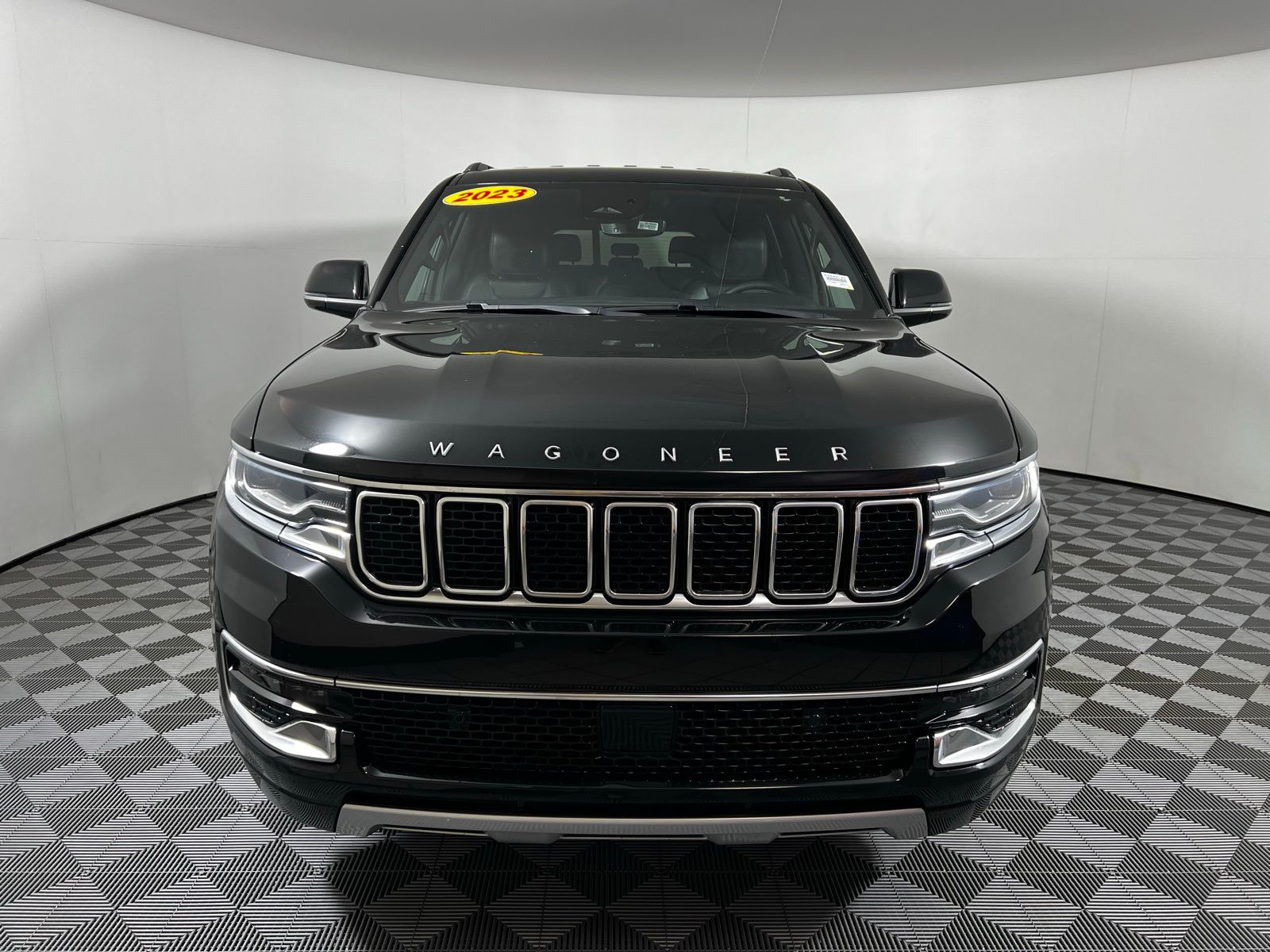 Thumbnail: 2023 Jeep Wagoneer - 2